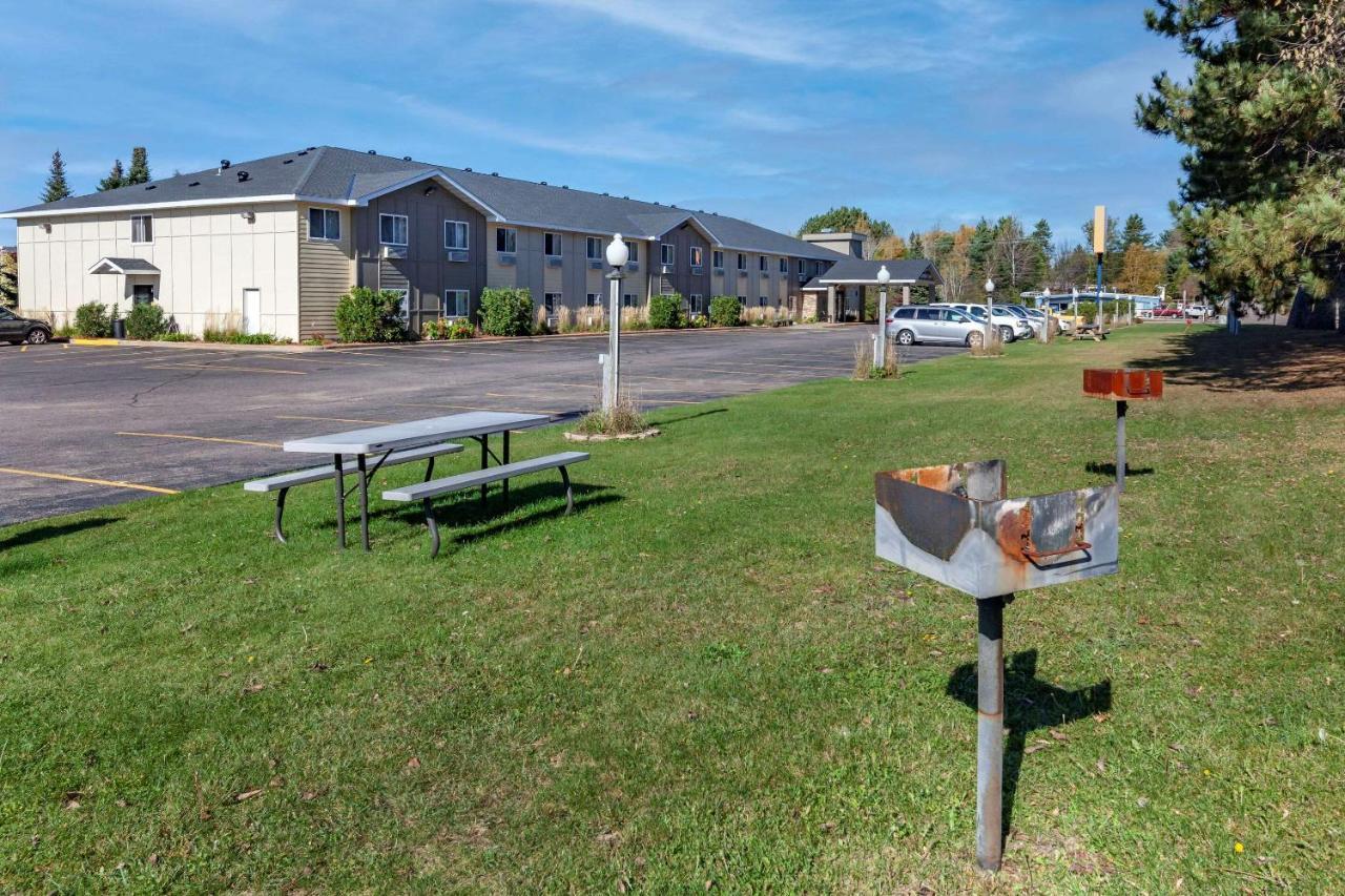 Comfort Inn Rhinelander Exterior photo